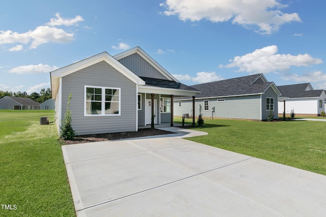 view of front of house featuring a front yard