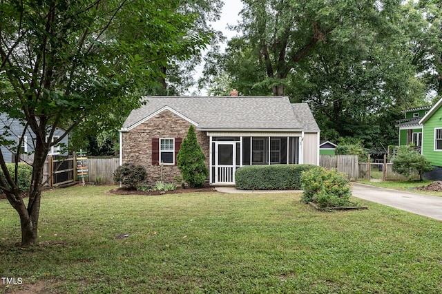 view of front of property with a front yard