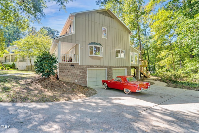 view of front facade featuring a garage