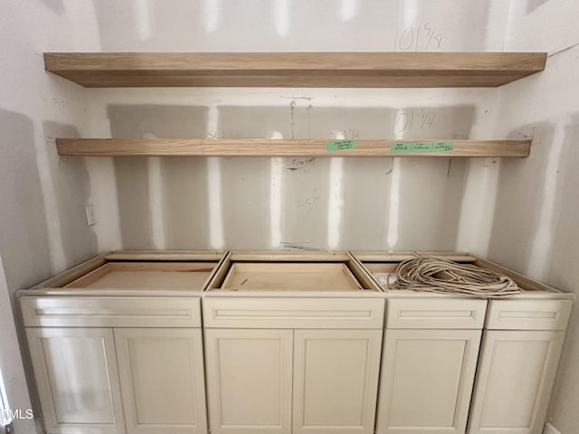 7000 N Ridge Dr, Raleigh, NC 27615 - view of laundry room