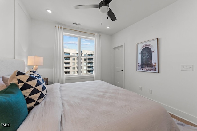 bedroom with ceiling fan