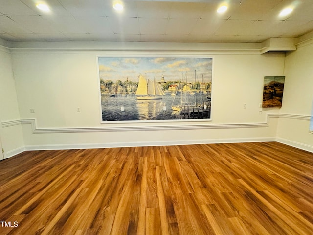 room details featuring hardwood / wood-style floors