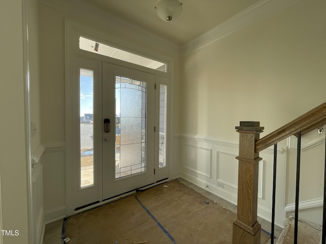 foyer entrance with crown molding