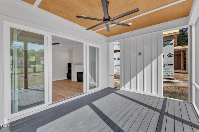 deck with a ceiling fan