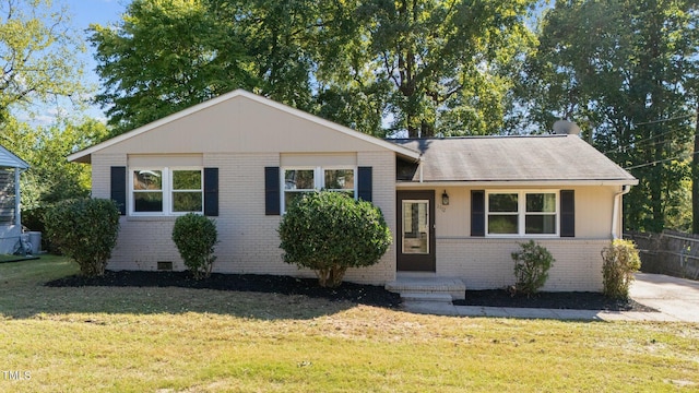 view of front of home with a front yard