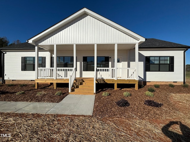 view of front of home featuring a porch