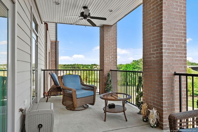 balcony with ceiling fan