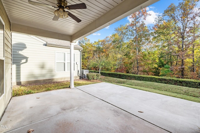 view of patio featuring ceiling fan