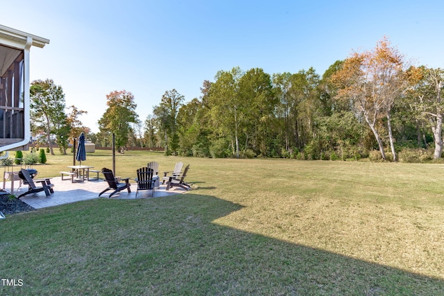 view of yard with a patio