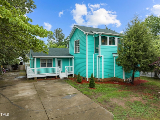 view of front facade featuring covered porch