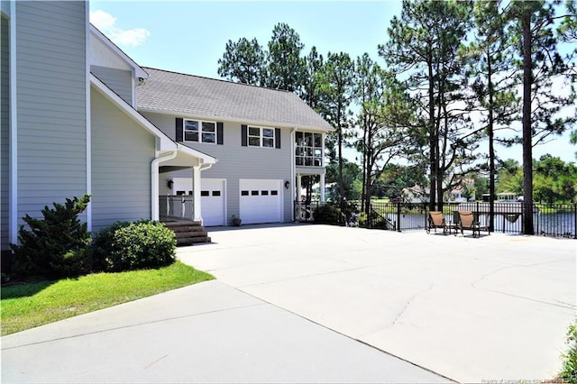 view of front facade with a garage