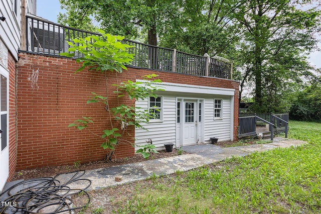 view of outbuilding