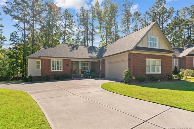 view of front facade featuring a front yard