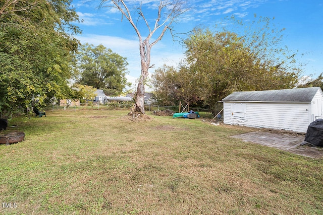 view of yard featuring a patio area