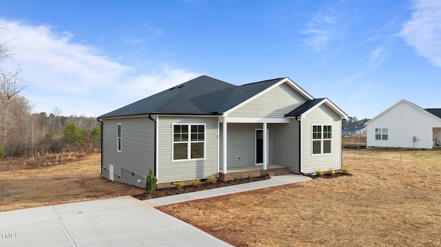 view of front of house featuring crawl space and a porch