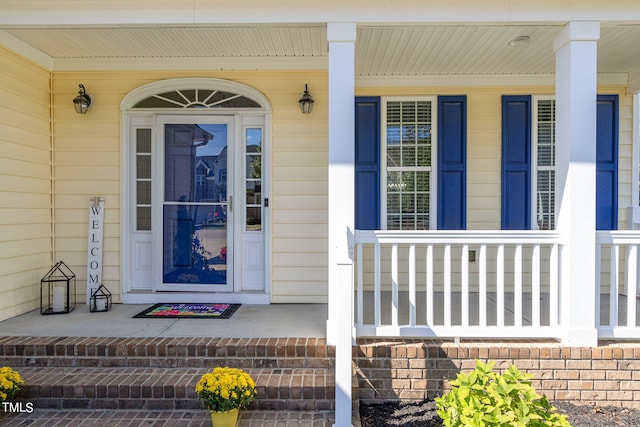 entrance to property with covered porch