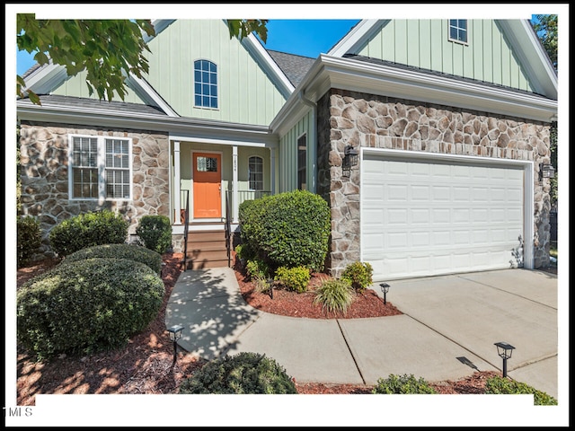 view of front of home with covered porch