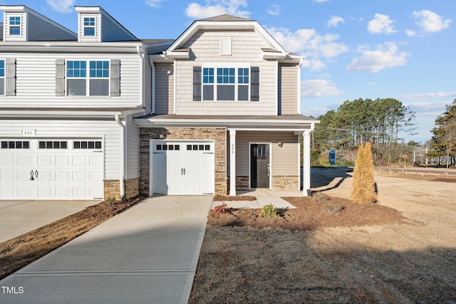 view of front facade featuring a garage