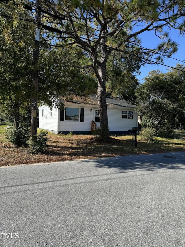 913 Greenleaf St, Goldsboro, NC 27530 - view of property hidden behind natural elements