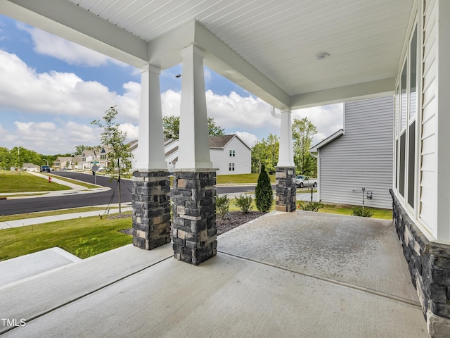 view of patio / terrace with covered porch