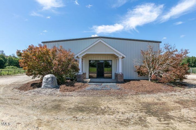 view of front of property