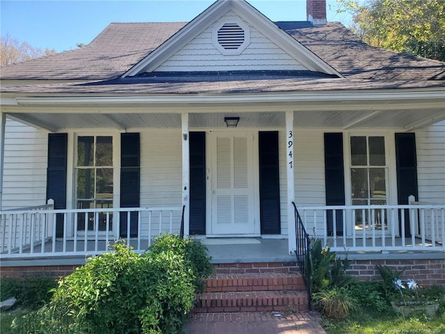 view of front of house featuring covered porch