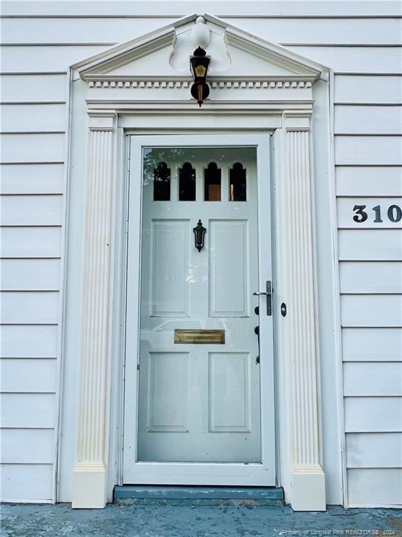 view of property entrance