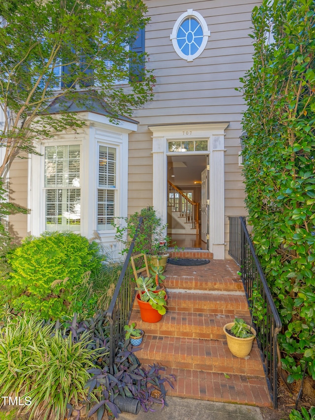 view of property entrance