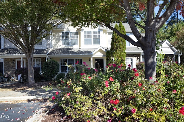 view of front of house