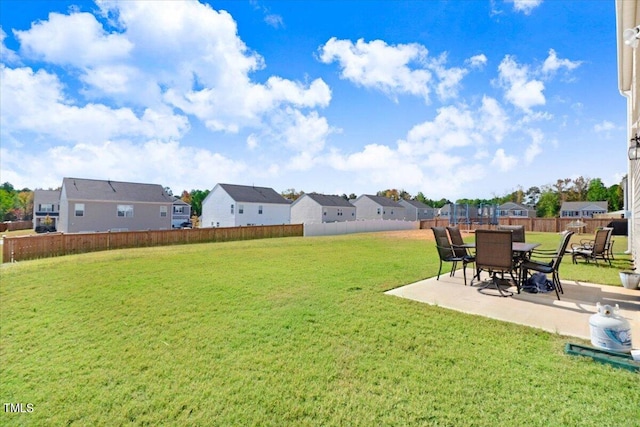 view of yard featuring a patio