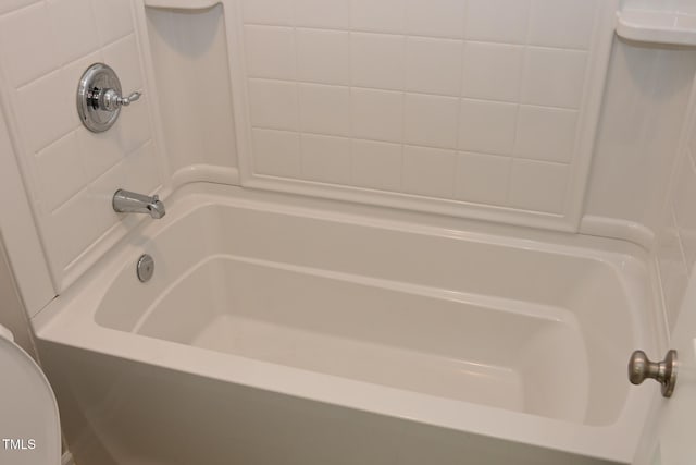 bathroom featuring shower / bathing tub combination