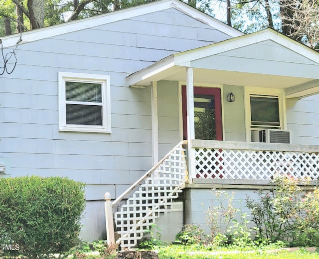 view of front of property featuring a porch