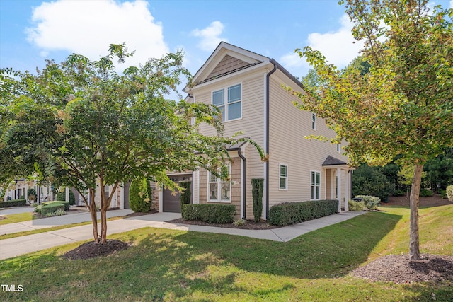 view of front facade with a front lawn