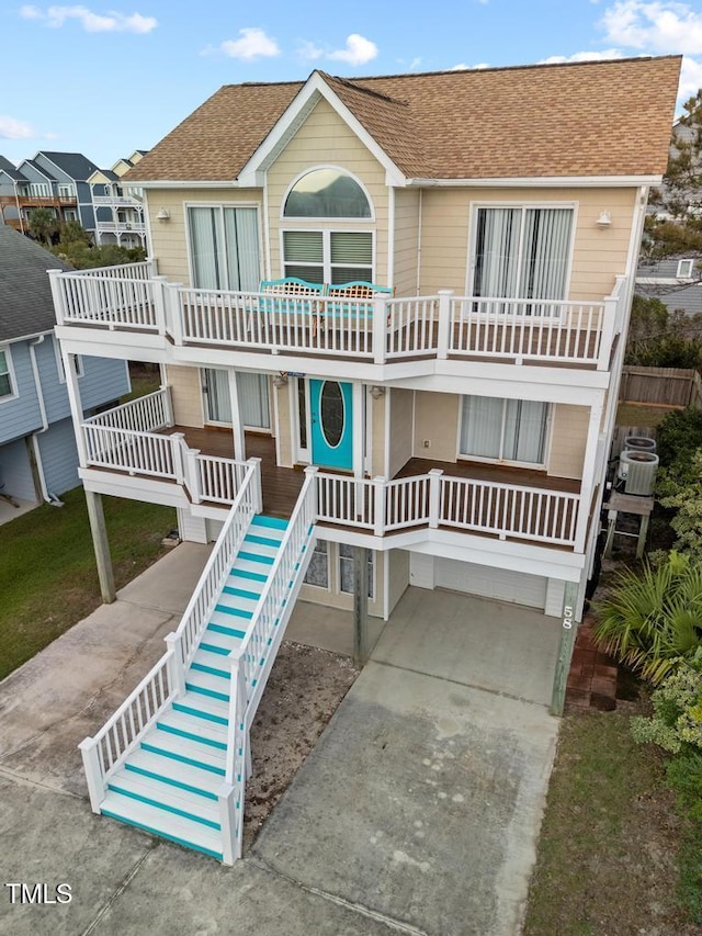 view of front of property featuring a porch