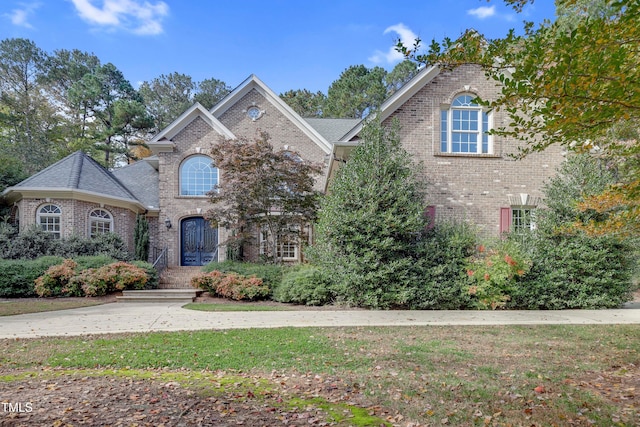 view of front of house with a front yard