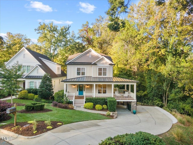 view of front of property featuring a porch and a front lawn