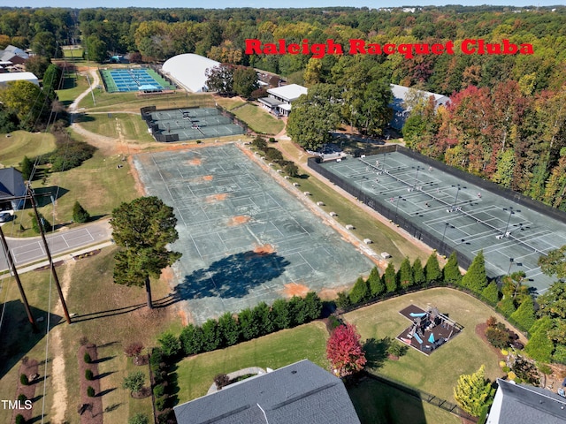 bird's eye view with a forest view