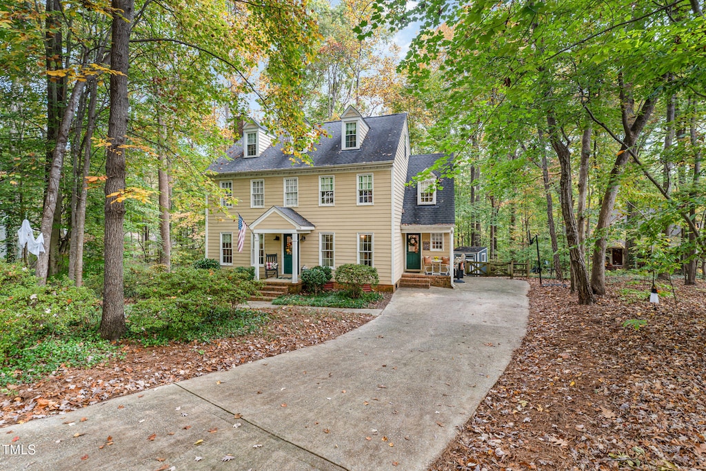 view of front of house featuring covered porch