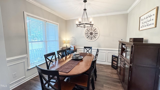 dining area with crown molding, an inviting chandelier, and dark hardwood / wood-style floors