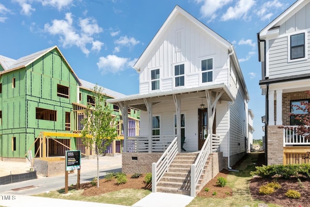 view of front of home featuring covered porch