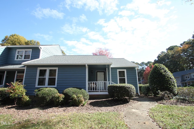 view of front facade featuring a porch