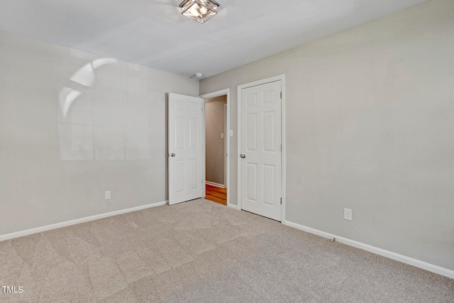 empty room featuring carpet