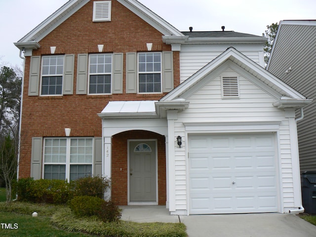 view of front facade featuring a garage