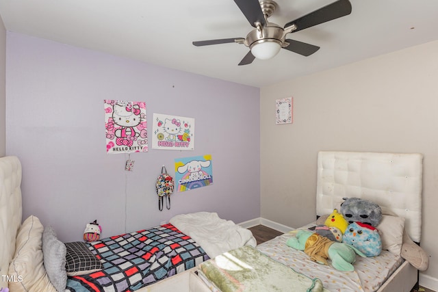 bedroom with ceiling fan