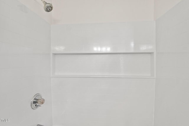 120 Kingston Dr, Chapel Hill, NC 27514 - bathroom view of washtub / shower combination