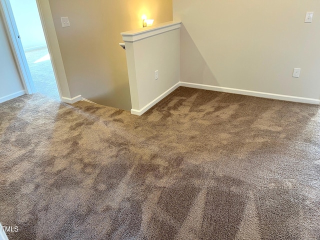 room details featuring carpet flooring