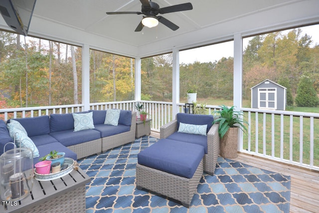 sunroom / solarium with ceiling fan