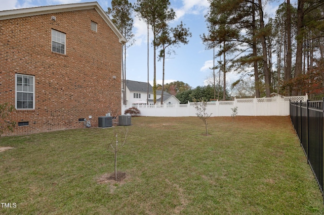 view of yard featuring cooling unit