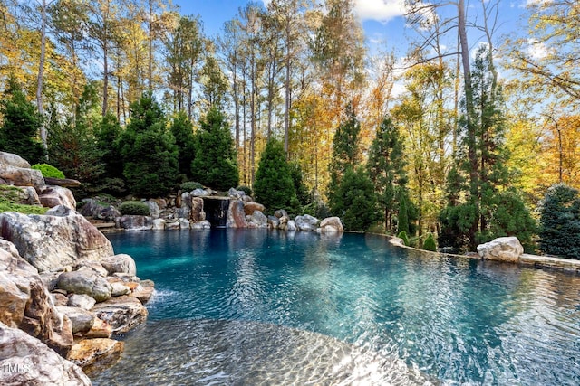 view of swimming pool