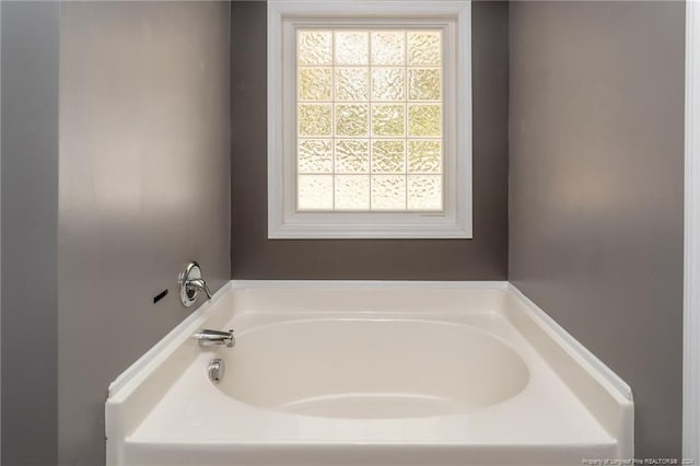 bathroom featuring a bathtub